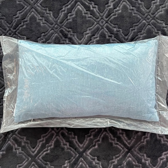 Sealed Taylor Swift 1989 Throw Pillow 1989 Taylor's Version w/ Free Confetti! - Picture 4 of 4